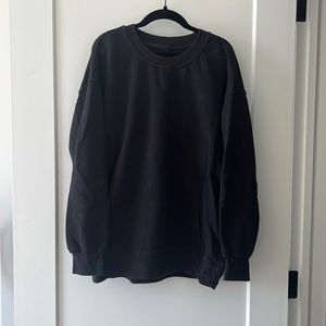 lululemon black perfectly oversized crew size 6